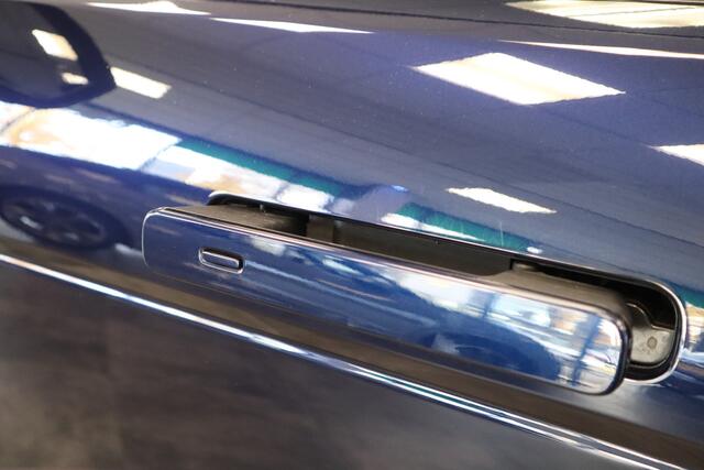 Land Rover RANGE ROVER EVOQUE 1.5 P300e AWD R-Dynamic HSE Black Pack 20'' Gloss Black Memory stoelen