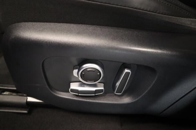 Land Rover RANGE ROVER EVOQUE 1.5 P300e AWD R-Dynamic HSE Black Pack 20'' Gloss Black Memory stoelen