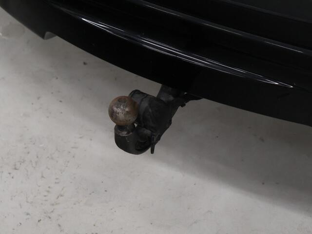 Land Rover RANGE ROVER EVOQUE 1.5 P300e AWD R-Dynamic HSE [TREKHAAK, SCHUIFKANTELDAK, CAMERA, PDC V+A, APPLE CARPLAY, ANDROID AUTO, MERIDIAN, ELECTRISCHE STOELEN, CRUISE CONTROL, NIEUWSTAAT]