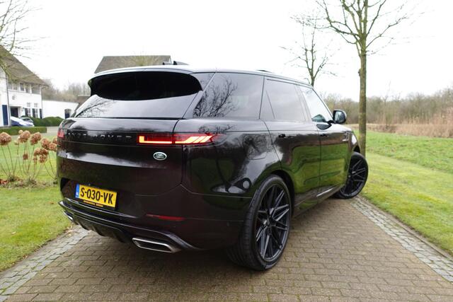 Land Rover RANGE ROVER SPORT 3.0 P510e First Edition 400PK | 24'' Vossen velgen | Pano | Meridian | Luchtvering | 4 Wiel sturing | 360 Camera | Massage stoelen | Stoel ventilatie | HUD | Glascoating |