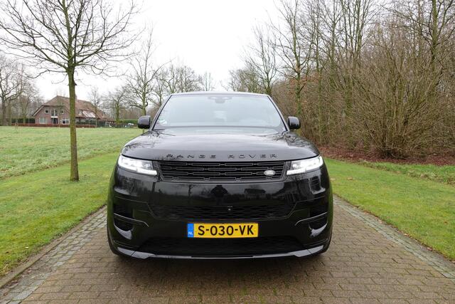 Land Rover RANGE ROVER SPORT 3.0 P510e First Edition 400PK | 24'' Vossen velgen | Pano | Meridian | Luchtvering | 4 Wiel sturing | 360 Camera | Massage stoelen | Stoel ventilatie | HUD | Glascoating |
