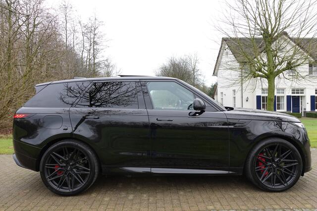 Land Rover RANGE ROVER SPORT 3.0 P510e First Edition 400PK | 24'' Vossen velgen | Pano | Meridian | Luchtvering | 4 Wiel sturing | 360 Camera | Massage stoelen | Stoel ventilatie | HUD | Glascoating |