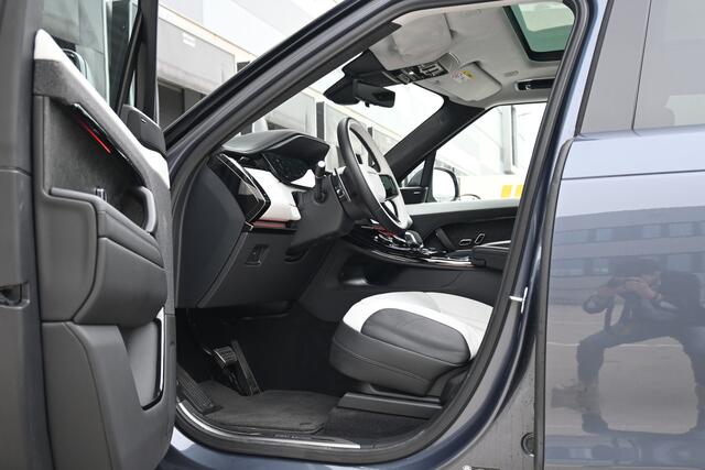 Land Rover RANGE ROVER SPORT 4.4 P530 First Edition