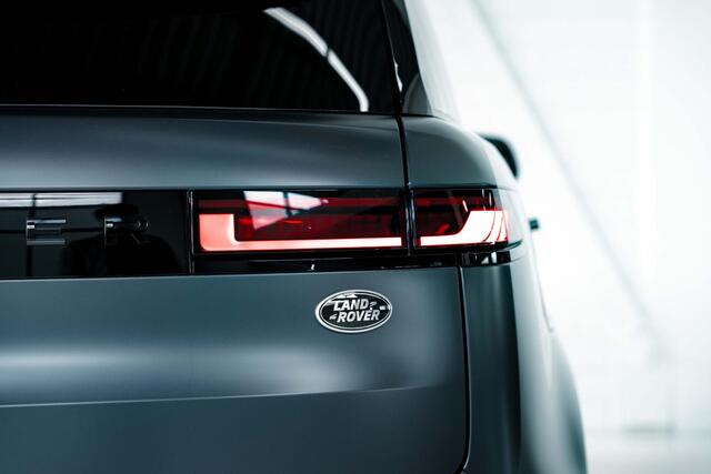 Land Rover RANGE ROVER SPORT V8 P530 First Edition PPF mat l Elektrische treeplanken | Rear seat entertainment