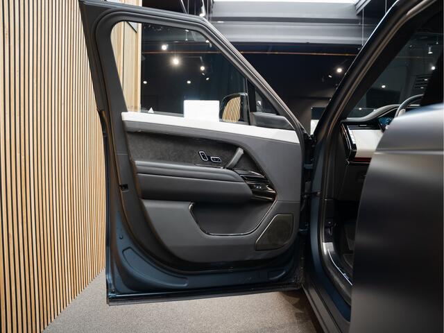 Land Rover RANGE ROVER SPORT P635 SV Forged Carbon 4.4 P635 SV Forged Carbon