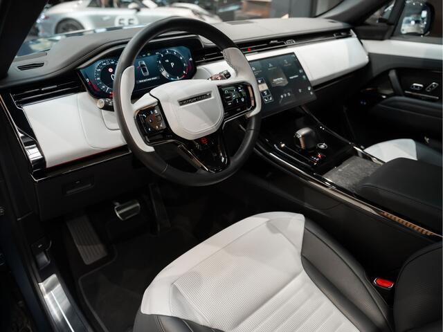 Land Rover RANGE ROVER SPORT P635 SV Forged Carbon 4.4 P635 SV Forged Carbon