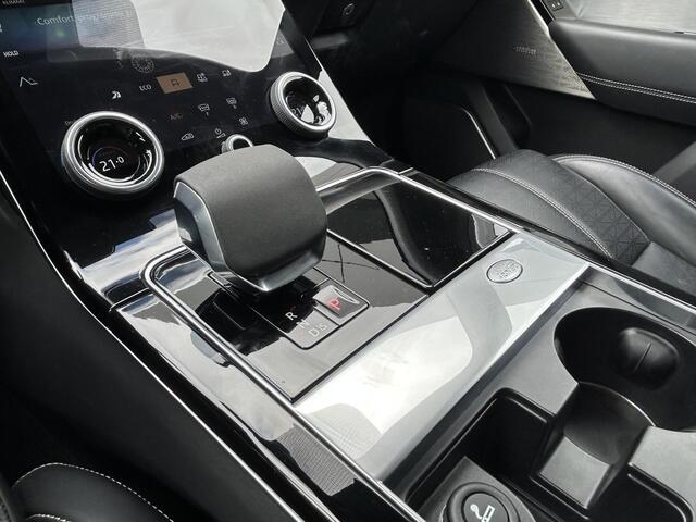 Land Rover Velar Range Rover 3.0 D300 R-Dynamic HSE | Massage | Elektr. trekhaak | Nieuw door ons geleverd |