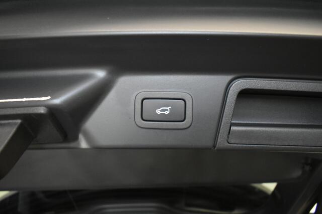 Land Rover Velar Range Rover 2.0 P400e R-Dynamic | Pano | 360º | Black Pack | Leer |