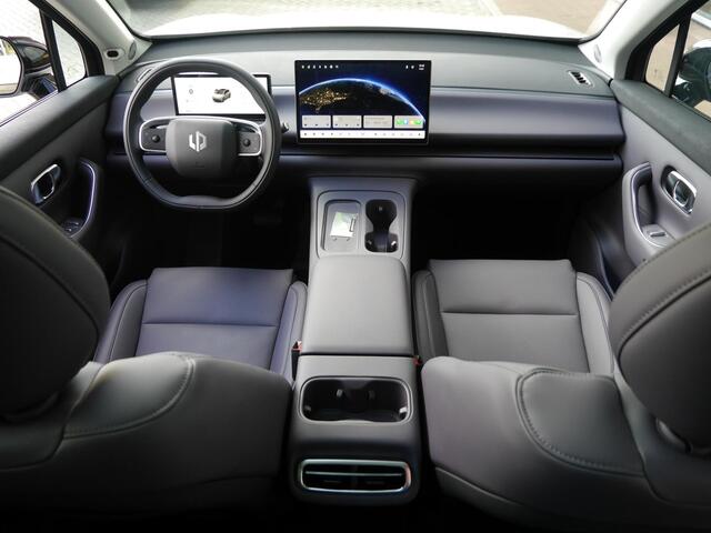 Leapmotor C10 Design 69.9 kWh | Nieuwe auto | Diverse kleuren leverbaar | 1500 kg trekgewicht | Wltp 420 km | Stuurverwarming | Stoelverwarming en koeling | Elektrisch verstelbare voorstoelen | Navigatie | Keyless entry & start | 20 inch lichtmetalen velgen | Led verli