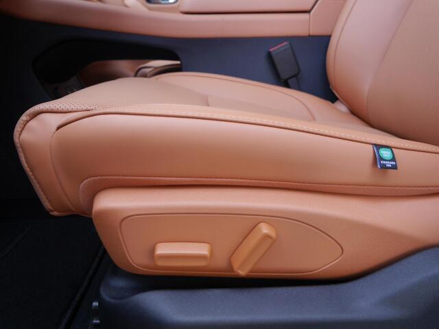 Leapmotor C10 Design 69.9 kWh | Demo | Wltp 420km | 1500 kg Trekgewicht | Diverse kleuren leverbaar | Full options | Stuurverwarming | Stoelverwarming en koeling | Elektrisch verstelbare voorstoelen | Navigatie | Keyless entry & start | 20 inch lichtmetalen velgen | L