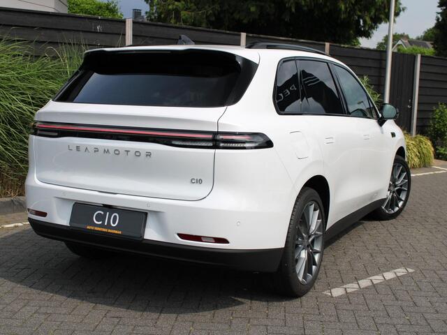 Leapmotor C10 REEV Design 28.4 kWh Camera systeem rondom, Stoelverwarming/koeling, Panoramadak, Navigatie