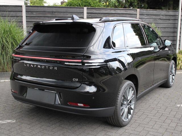 Leapmotor C10 REEV Design 28.4 kWh Camera systeem rondom, Stoelverwarming/koeling, Panoramadak, Navigatie