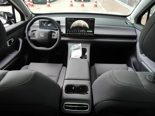 Leapmotor C10 REEV Design 28.4 kWh | Nieuwe auto | Gecombineerde actieradius WLTP 974km | 1500 kg Trekgewicht | Diverse kleuren leverbaar | Full options | Stuurverwarming | Stoelverwarming en koeling | Elektrisch verstelbare voorstoelen | Navigatie | Keyless entry & st