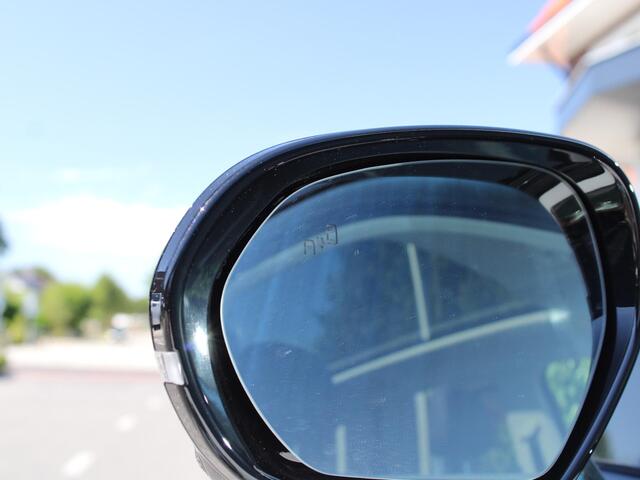 Leapmotor C10 REEV Design 28.4 kWh 215PK Automaat Camera systeem rondom, Stoelverwarming/koeling, Panoramadak, Navigatie