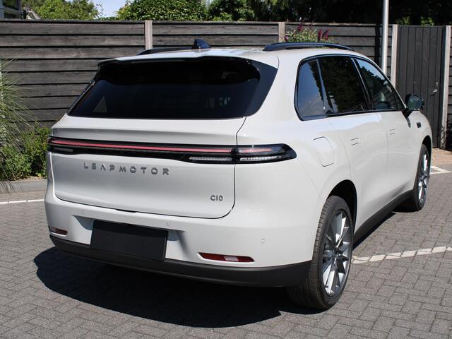Leapmotor C10 REEV Design 28.4 kWh 215PK Automaat Camera systeem rondom, Stoelverwarming/koeling, Panoramadak, Navigatie