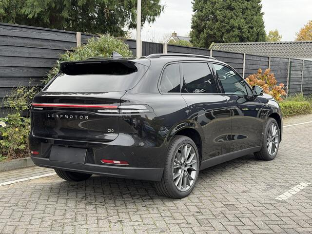 Leapmotor C10 Design Pro 69.9 kWh 218PK Automaat Camera systeem rondom, Stoelverwarming/koeling, Panoramadak, Navigatie