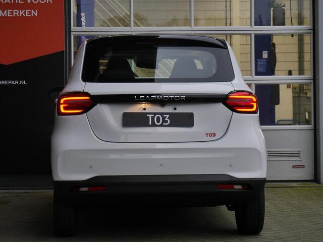 Leapmotor T03 Design 37.3 kWh | Nieuw | Uit voorraad leverbaar | Camera | Panoramadak | Adaptive cruise control | Dodehoek detectie | Lichtmetalen velgen