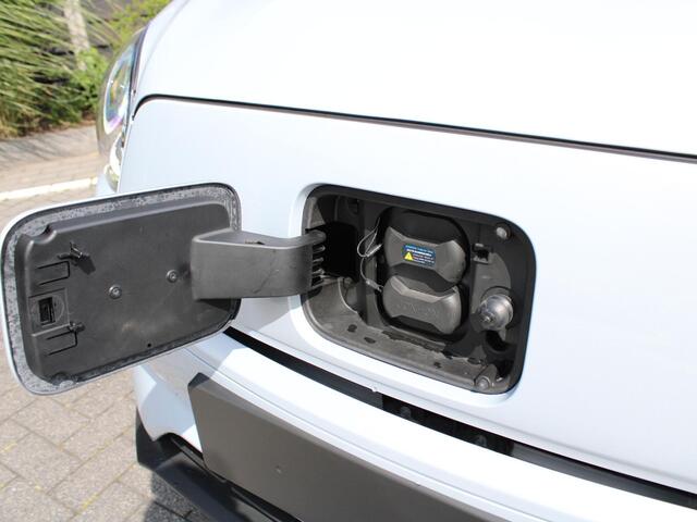 Leapmotor T03 Design 37.3 kWh Navigatie, Camera achter, Parkeerhulp achter, Audio, Keyless Start, Lichtmetalen velgen