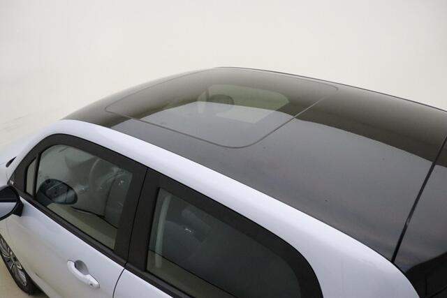 Leapmotor T03 Design 37.3 kWh | Nieuw | Snel leverbaar | Camera | Panoramadak | Adaptive cruise control | Dodehoek detectie | Lichtmetalen velgen