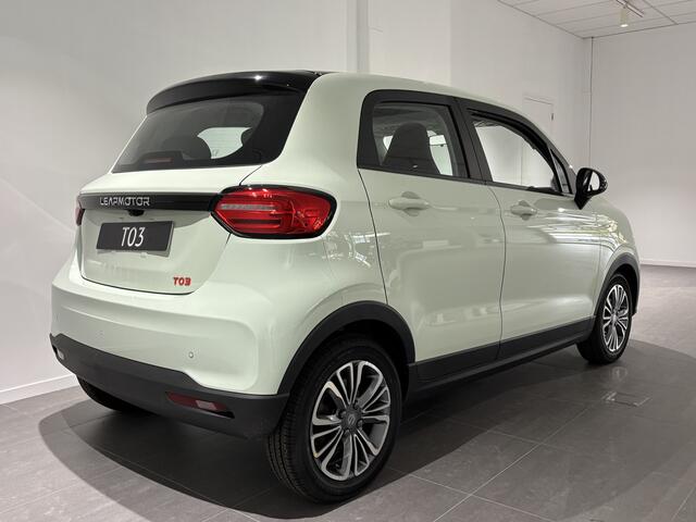 Leapmotor T03 Design 37.3 kWh Volledig Elektrisch met 265 km WLTP Range, Airconditioning, Panoramadak, Adaptive Cruise Control en Uit voorraad leverbaar!