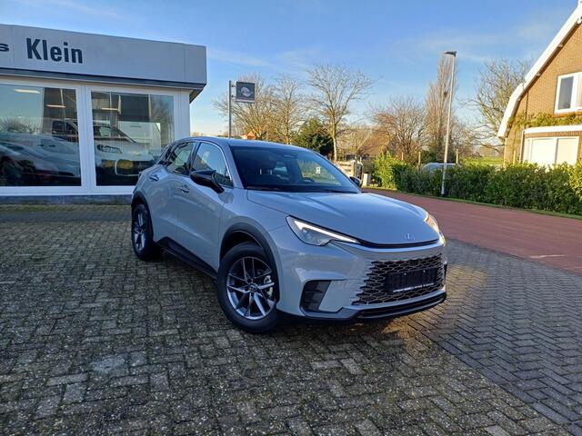 Lexus LBX 2WD Safety Pack