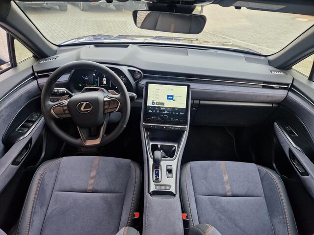 Lexus LBX Cool 2WD | Advance Pack |