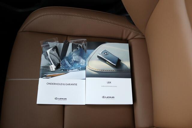 Lexus LBX Relax 2WD | Nieuw! | Uit voorraad leverbaar | Advanced Pack | Mark Levinson | Rondomzicht camera