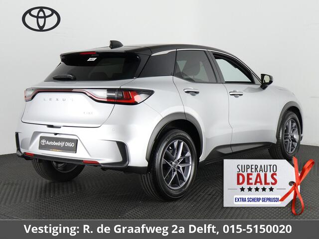Lexus LBX Business Line Bi-Tone 2WD | Dodehoek detectie | Stuur- & Stoelverwarming | Navigatie | Parkeersensoren