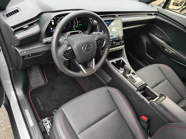 Lexus LBX LBX 1.5 Hybrid Emotion (FWD)