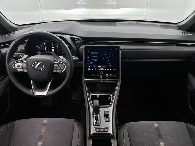 Lexus LBX Cool 2WD | Apple Carplay/Android Auto |