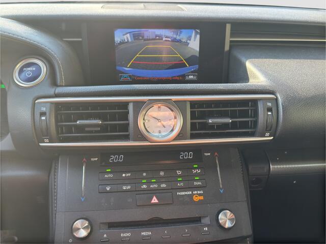 Lexus RC 300h F SPORT | Dealer onderhouden | Dodehoek | Keyless | Stoel vent.