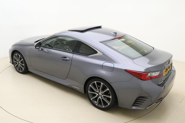 Lexus RC 300h F Sport Premium Hybride | Automaat | VOL opties | Mark Levinson | Lederen bekleding | Stoel/stuurverwarming | Schuif/kantel dak | Cruise Control | Navigatie | 1e eigenaar