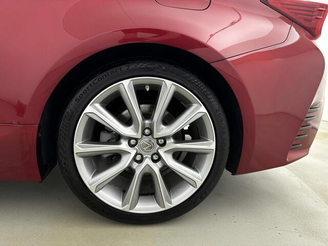 Lexus RC 300h Luxury Line | Carplay | Schuif- Kanteldak | Stoelverwarming & Koeling |