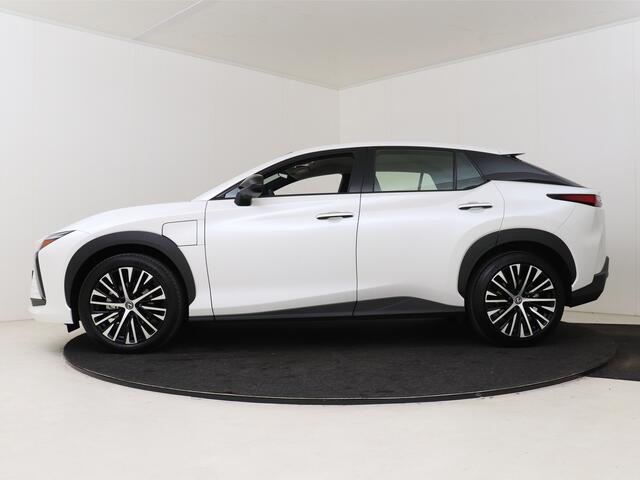 Lexus RZ 450e Comfort Line 71 kWh | Stoelverwarming | 20" Velgen | Standkachel |