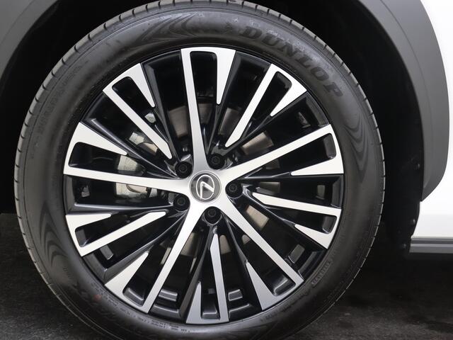 Lexus RZ 450e Comfort Line 71 kWh | Stoelverwarming | 20" Velgen | Standkachel |