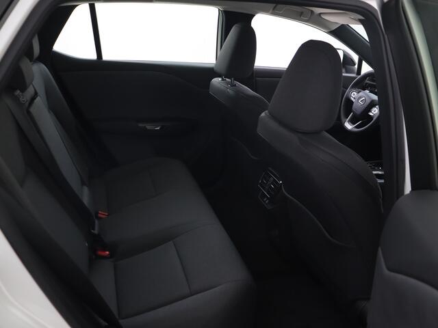 Lexus RZ 450e Comfort Line 71 kWh | Stoelverwarming | 20" Velgen | Standkachel |