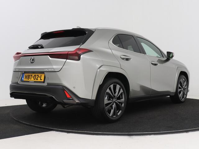 Lexus Ux 300h F SPORT Line | 360 Camera | Leder | LM velgen | Schuif/kanteldak | Parkeersensoren |
