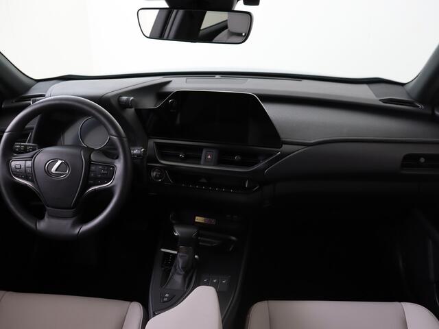 Lexus Ux 250h F-Sport Design | Stoel & Stuurverwarming | Bi-Tone | Lederen Bekleding |