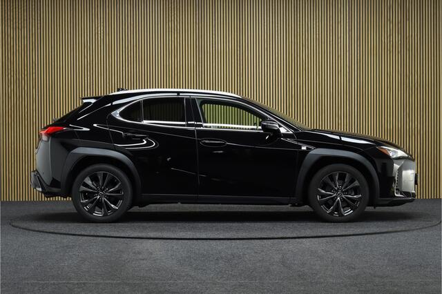 Lexus Ux 250h AWD F Sport Premium Navigatie | Cruise adaptief | Full options!!