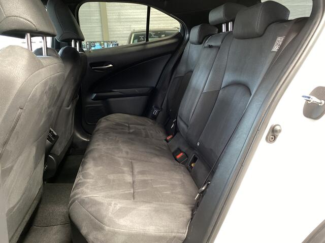 Lexus Ux 250h Preference Line Camera, Carplay, PDC