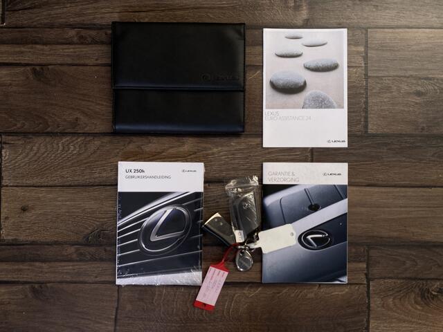 Lexus Ux 250h Preference Line Camera, Carplay, PDC