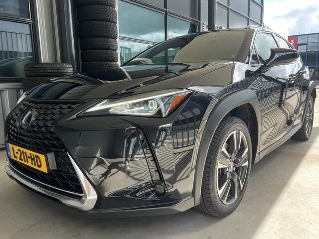Lexus Ux 250h Preference Line | CAMERA | CARPLAY / ANDROID | ADAPTIVE CRUISE CONTROL | PDC V+A | LMV 18'' | CLIMATE CONTROL | KEYLESS | LED | BLUETOOTH