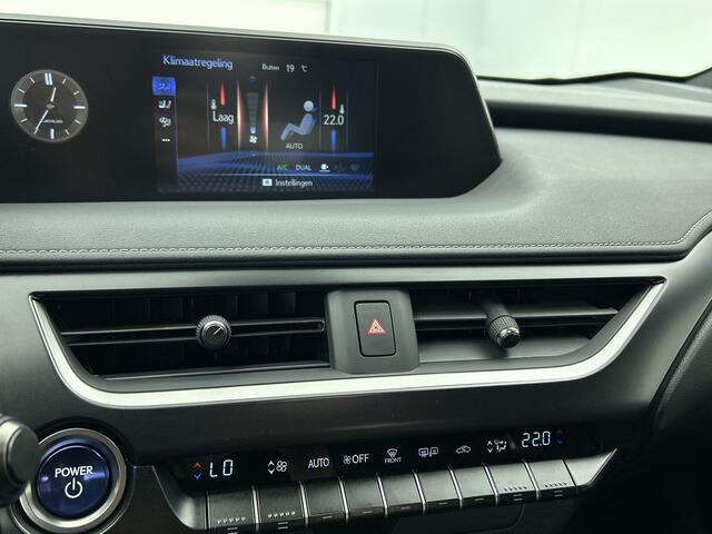 Lexus Ux 250h Business Line | Stoelverwarming | Stuurverwarming | Parkeersensoren |