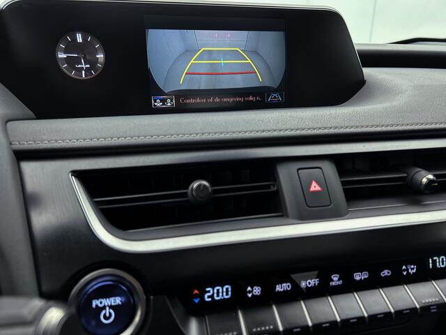 Lexus Ux 250h Luxury Line Limited | Schuif-kantel dak | Navigatie | Stoelverwarming |