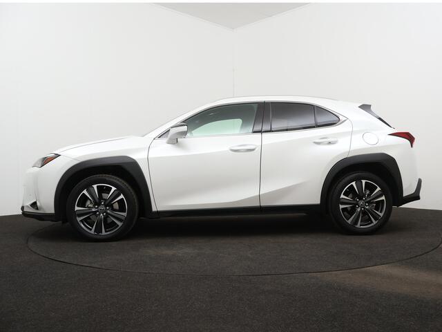 Lexus Ux 250h Business Line | Blind Spot Monitor | Leder | Stuur en stoel verwarming |