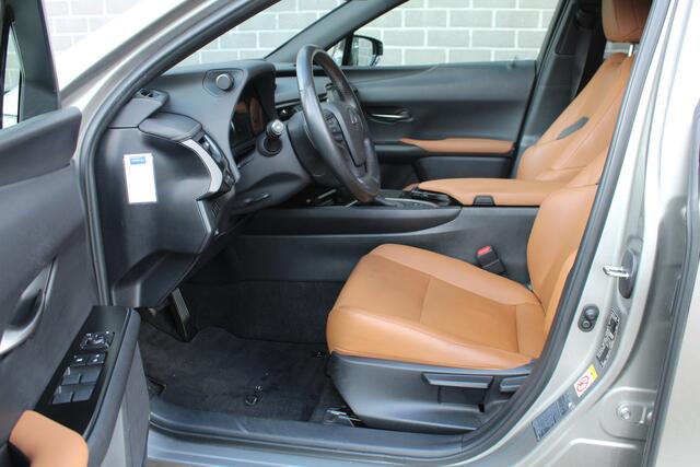 Lexus Ux 250h Luxury Line / Carplay / Camera / Leer