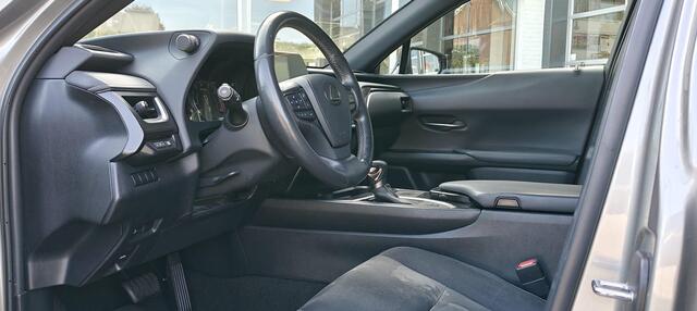 Lexus Ux 200 Preference Line *t/m 10de bouwjaar garantie!