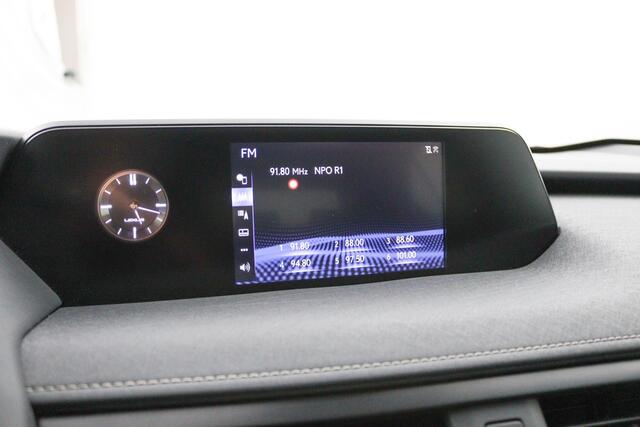 Lexus Ux 300e Business 54 kWh | 1e eigenaar! | Apple Carplay & Android Auto | Privacy Glass