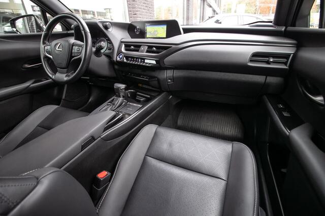 Lexus Ux 250h Executive Line - leder | HUD