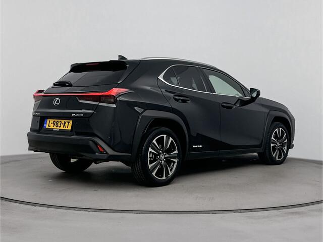 Lexus Ux 250h Business Line Pro | Carplay | Stoel & Stuur verwarming | Parkeersensoren |